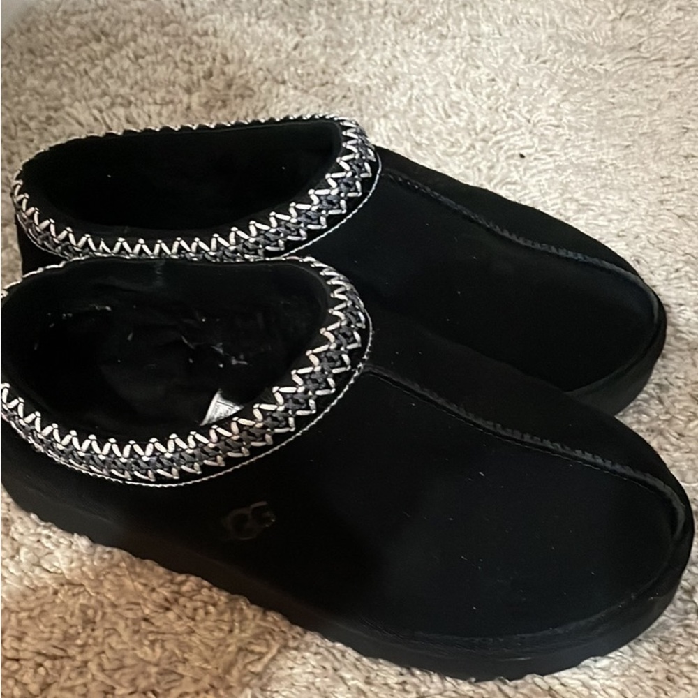 UGGS Tasman slides